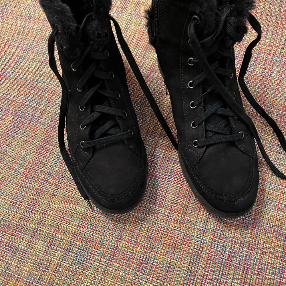 Mephisto Women's Black faux Fur-Lined Boots